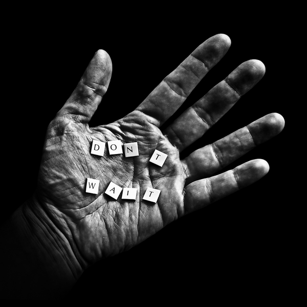 Dont wait 1f795313b04b0de54e2f3f48be85517f1 40 Beautiful Examples of Black & White Photography