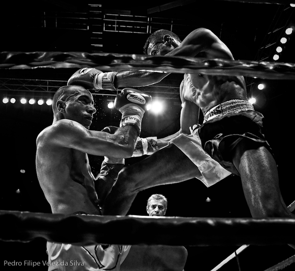 Fighters Realm 726b6f8480b5192f8fa896799ce694f31 40 Beautiful Examples of Black & White Photography