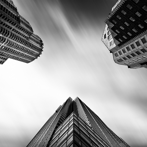 standing still 7dd2770e6634c9dc04e2a4588bede99b1 40 Beautiful Examples of Black & White Photography