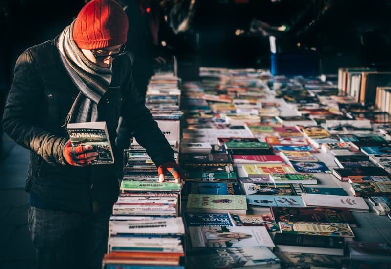 Garage book sale during a saturday in winter