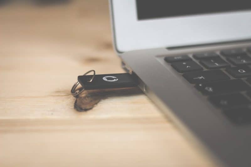 Small Usb plugged into a macbook air