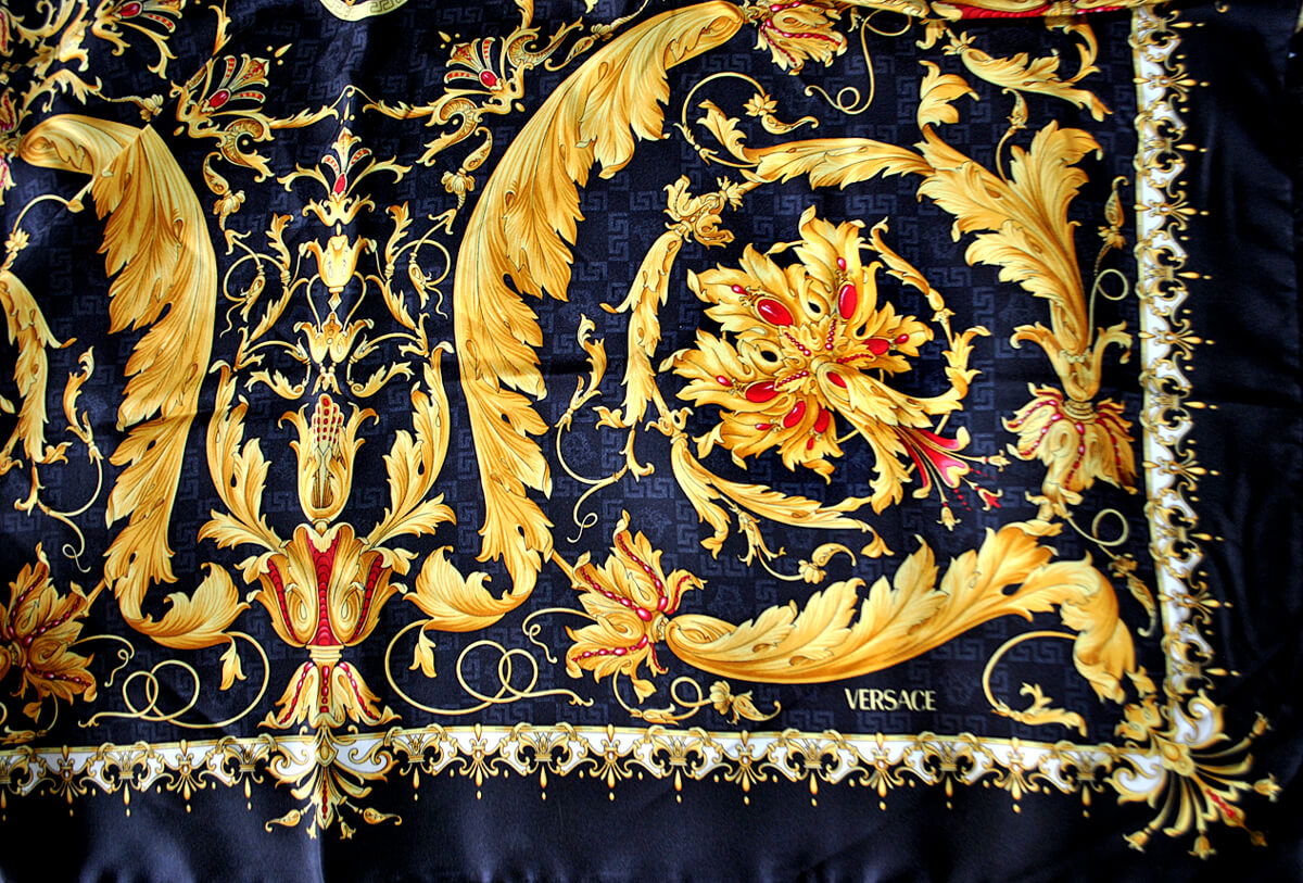 7_versace-baroque-print-scarf