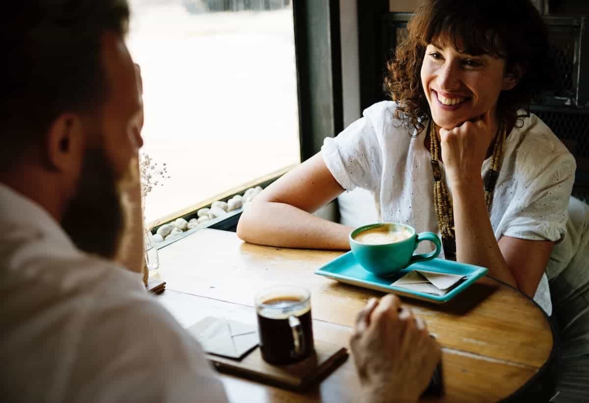 counselor having a meeting at a coffee shop