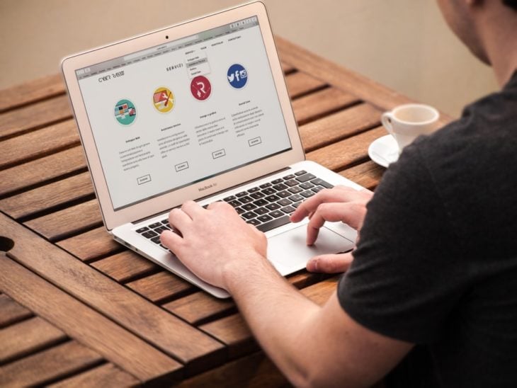 guy using macbook