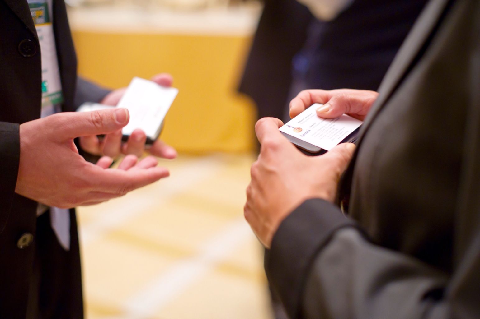 Why Business Cards Are Still Relevant In 2019