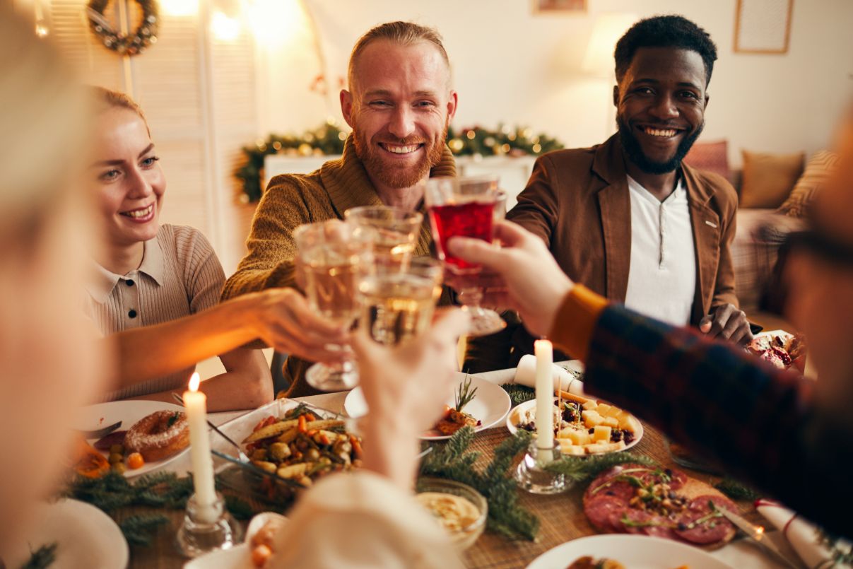 4 Tips On How To Host A Perfect Dinner Party Inspirationfeed