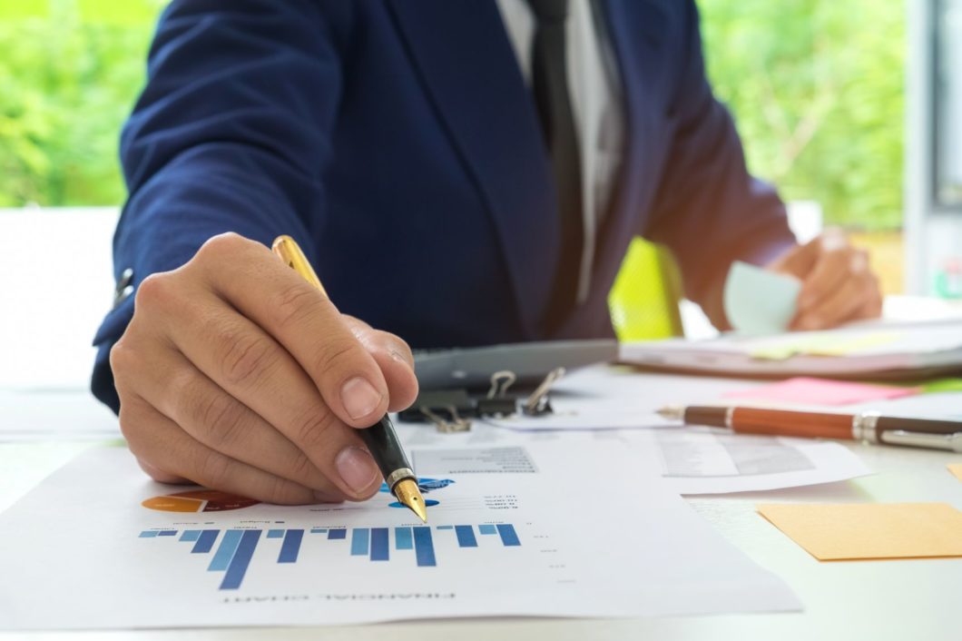 WHAT DEGREE IS NEEDED FOR DATA ANALYSIS visual data 7