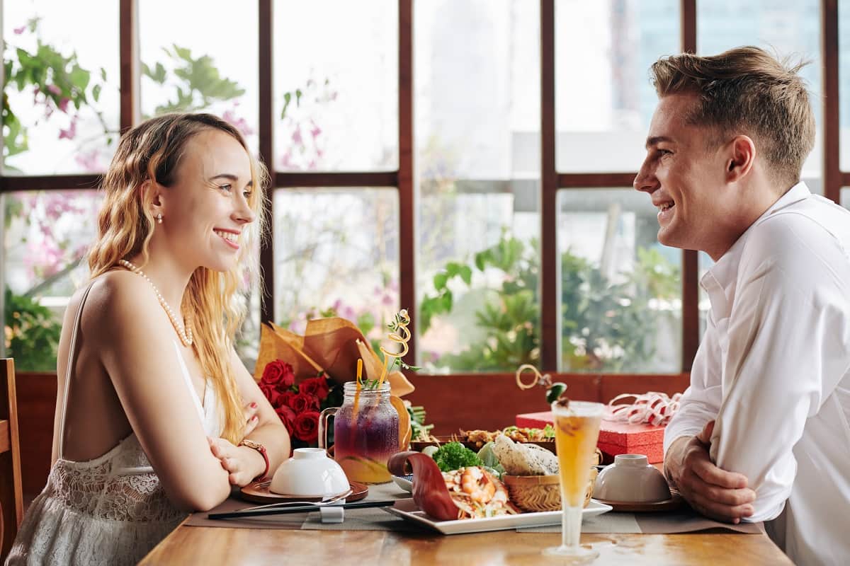 30 Excellent Questions to Ask On the First Date | Inspirationfeed