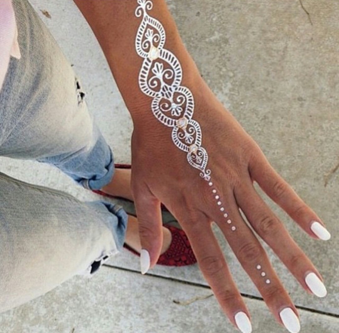 Simple Henna Tattoo Designs for Brides | Arabia Weddings
