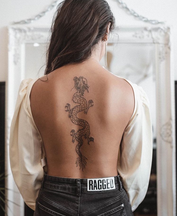 35 Ultra Sexy Back Tattoos for Women