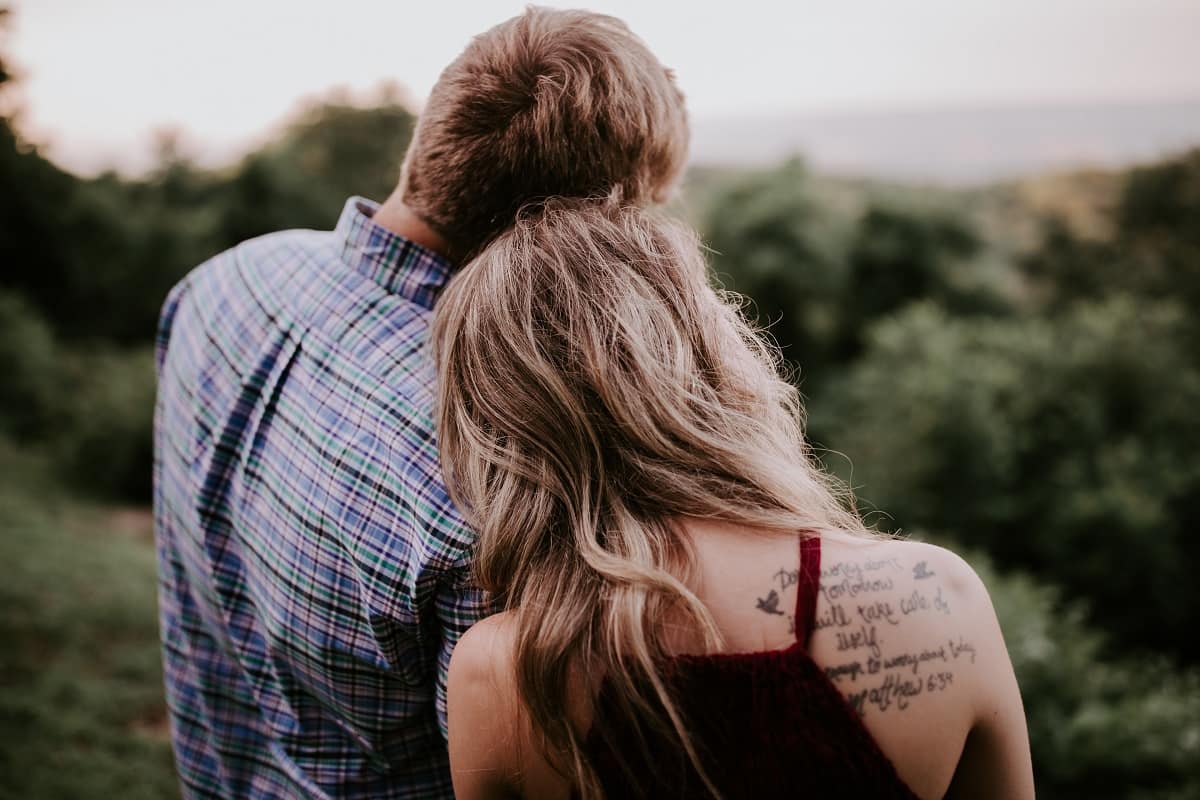 20 Romantic Love Poems to Mesmerize the Special Woman in Your Life Inspirationfeed photo image