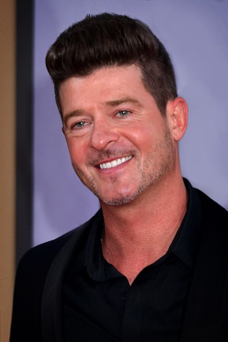 Robin Thicke’s Net Worth (Updated 2023) Inspirationfeed