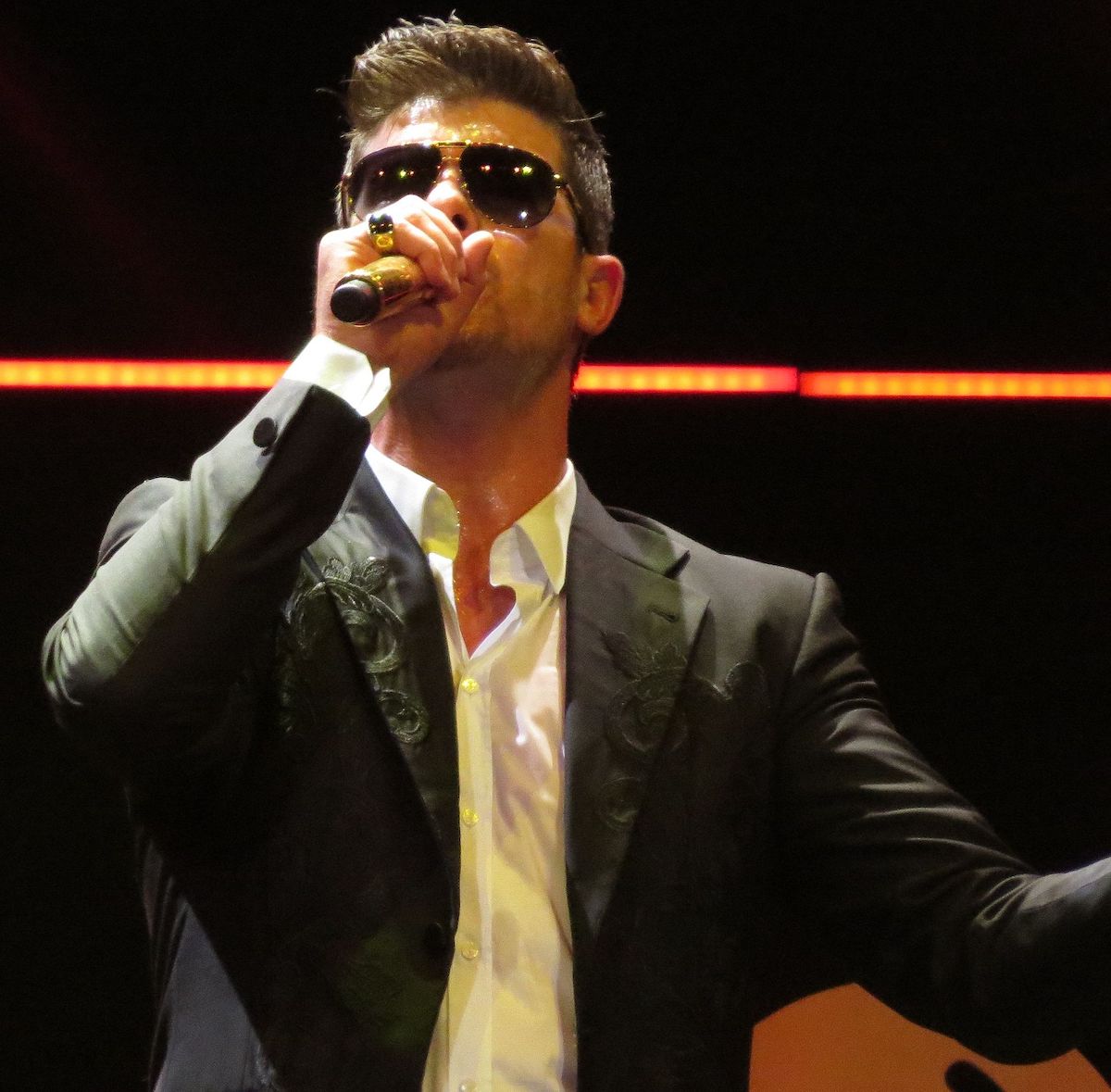 Robin Thicke’s Net Worth (Updated 2023) Inspirationfeed