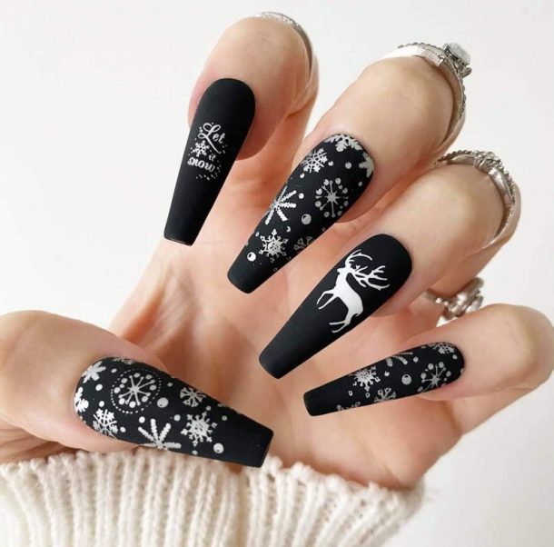 black-christmas-nail-design