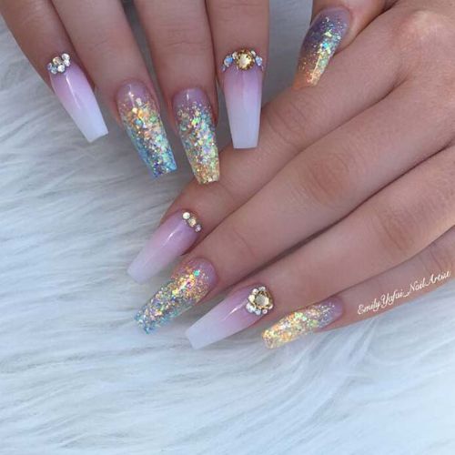 cute sparkly acrylic nails