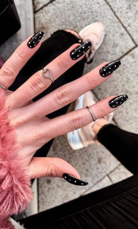 Black Nail Ideas