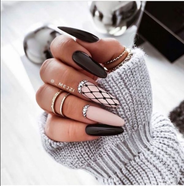 Black Nail Ideas