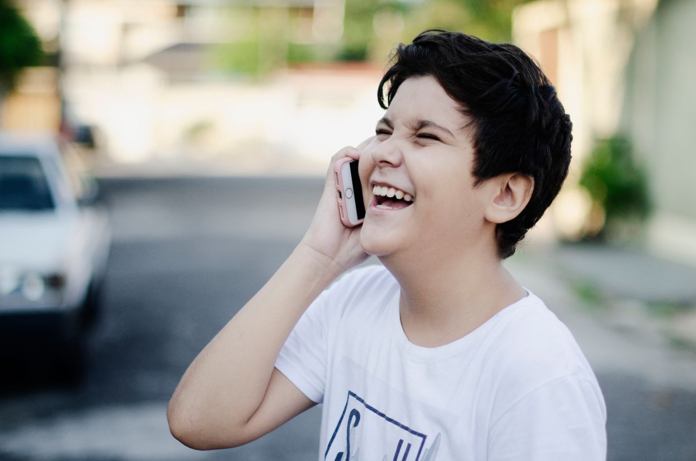 30 Hilarious Prank Call Ideas You Should Try | Inspirationfeed