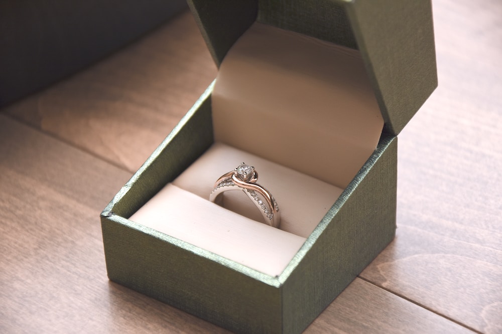 Moissanite rings: Affordable Engagement Ring